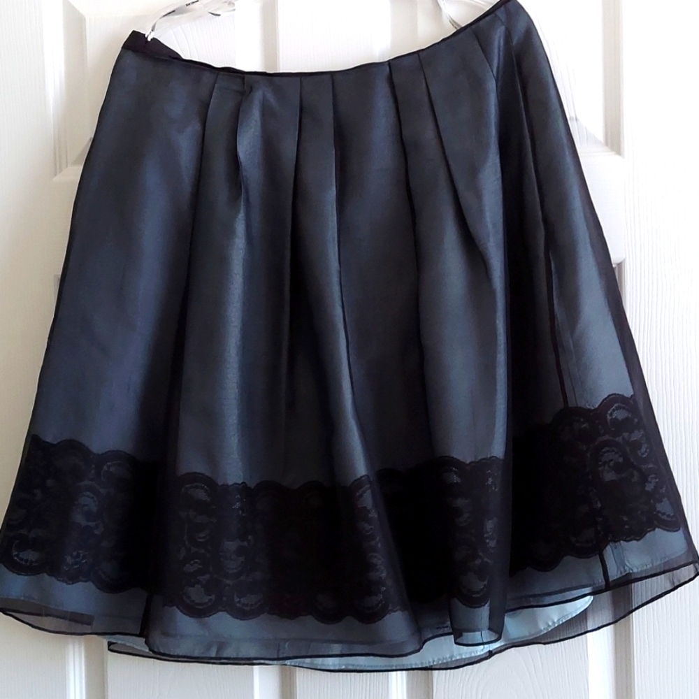 Kay Unger black taffeta and lace lined skirt